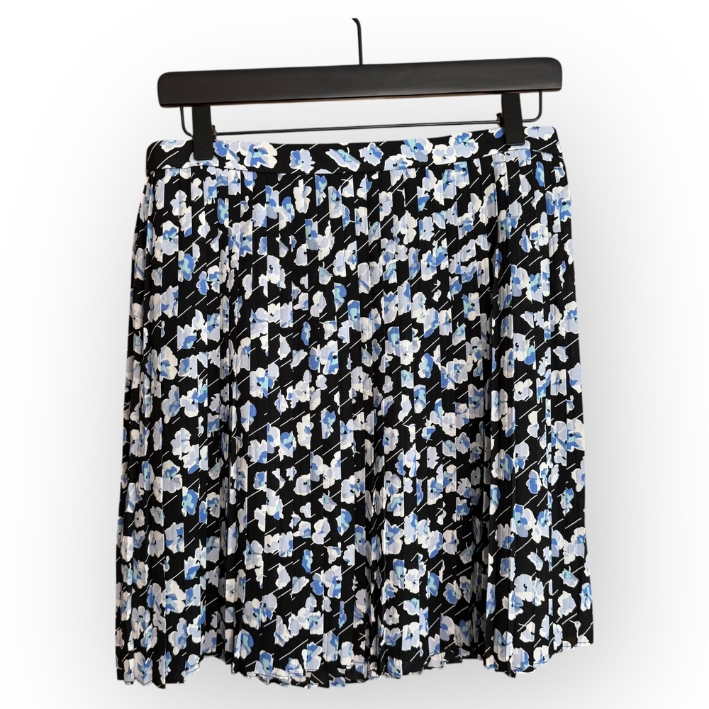 J. Crew Pleated Skirt Floral Print Black Blue White Size 6 Career Casual